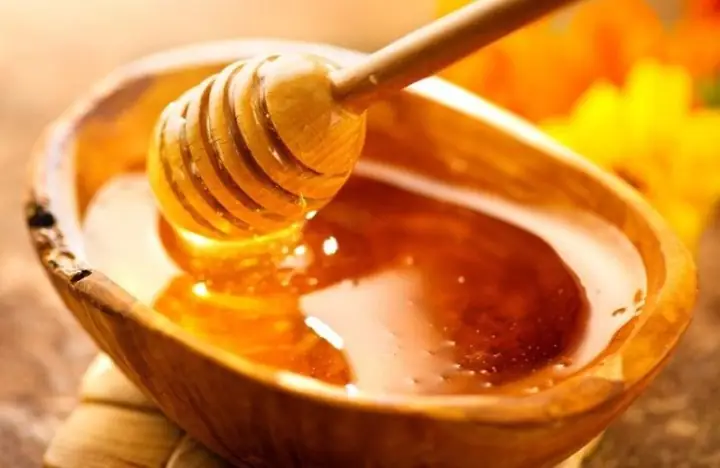 2Trẻ bị ho uống mật ong có tốt không?