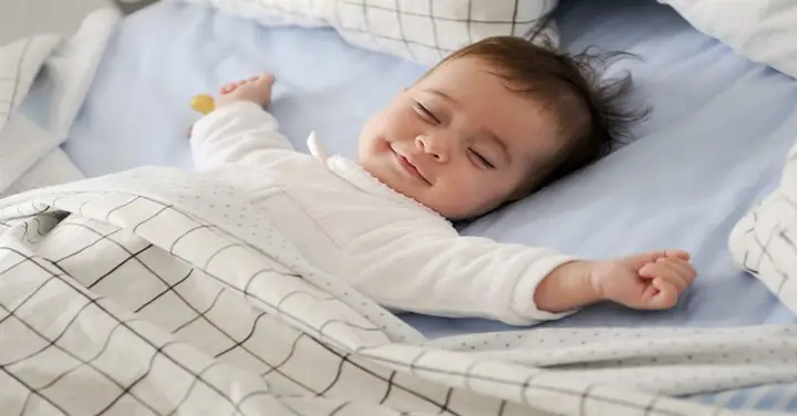 1Đâu là thời điểm an toàn để trẻ được đắp chăn khi ngủ?