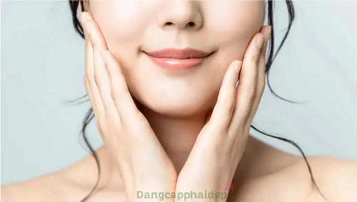 5. Công dụng của dầu cám gạo là dưỡng da vùng môi mềm mại 5. Công dụng của dầu cám gạo là dưỡng da vùng môi mềm mại