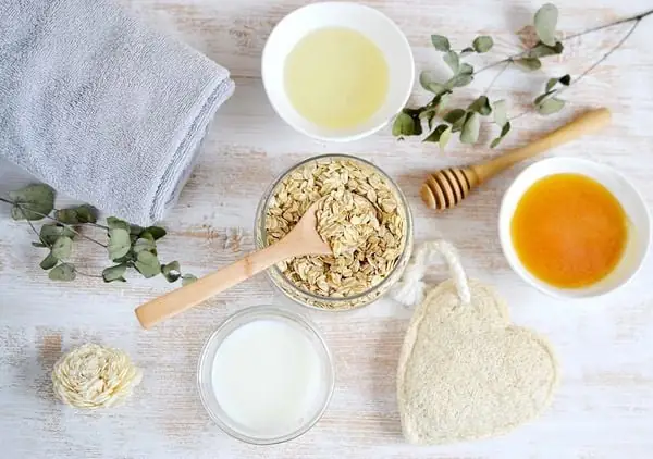 2.4. Dưỡng da sâu với mặt nạ yến mạch sữa tươi