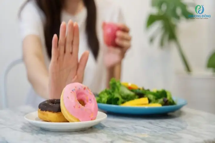 Đến kỳ kinh nguyệt không nên ăn gì? Bánh kẹo ngọt chị em nên hạn chế ăn.