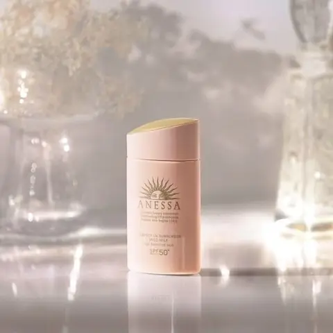 3.2. Kem Chống Nắng Dạng Sữa Dịu Nhẹ Cho Da Dễ Kích Ứng Anessa Perfect UV Sunscreen Mild Milk A SPF 50+/PA++++