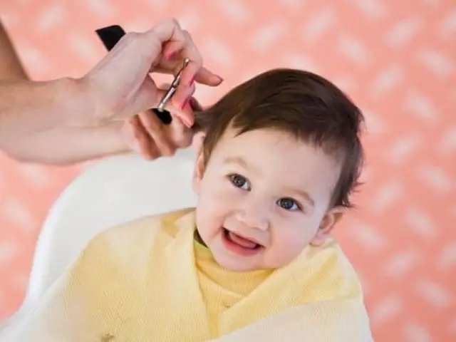 1. Bao giờ nên cắt tóc cho trẻ em?