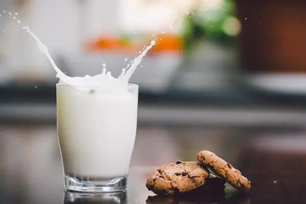 Sá»¯a bá»t dinh dÆ°á»¡ng nguyÃªn kem Vinamilk lon 900g
