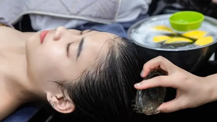Cách gội đầu bằng bồ kết tại nhà giúp trị rụng tóc, nhanh dài