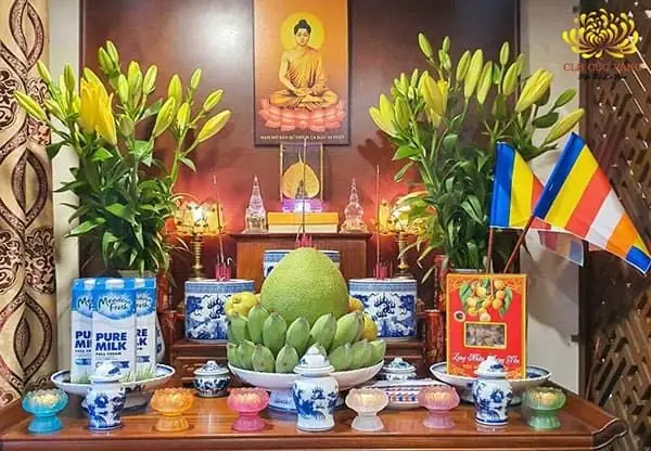 Vị trí đặt bình hoa chưng bàn thờ