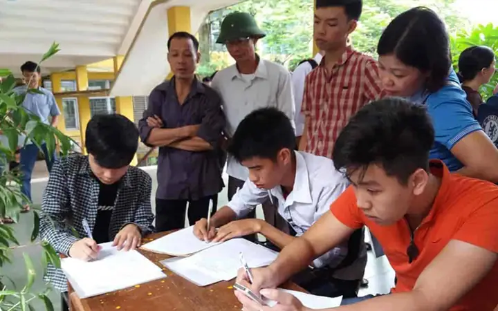 Bước 2: Hoàn thiện và nộp hồ sơ