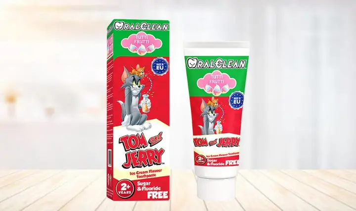 3.5 Kem đánh răng Oral Clean