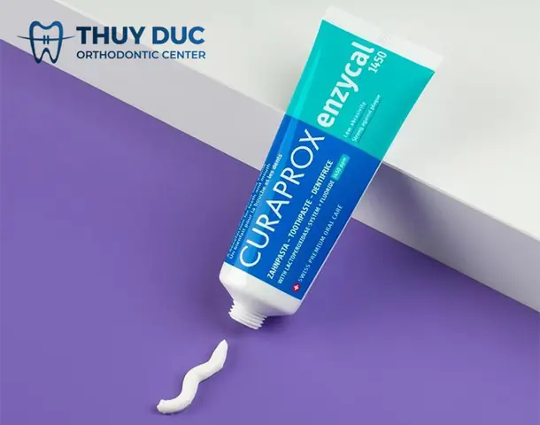 4. Kem đánh răng Curaprox Enzycal 4. Kem đánh răng Curaprox Enzycal