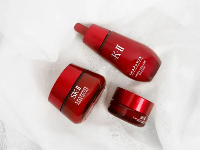 Kem chống lão hóa SK-II R.N.A. Power Radical New Age Kem chống lão hóa SK-II R.N.A. Power Radical New Age