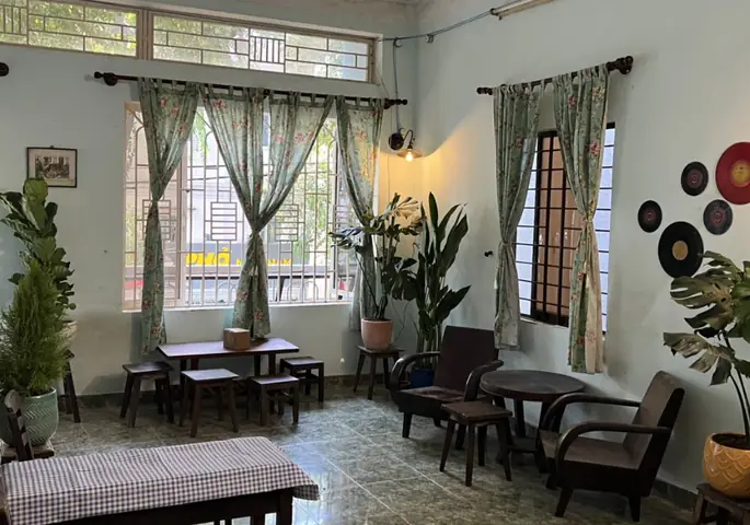 Tô tượng cùng bé tại Tiệm Trà & Cà Phê Út Nhỏ