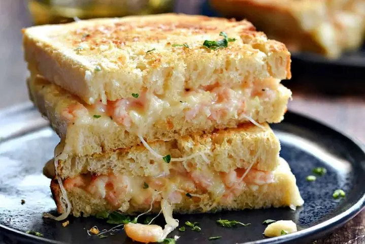 1Bánh mì sandwich kẹp tôm cho bé 1Bánh mì sandwich kẹp tôm cho bé
