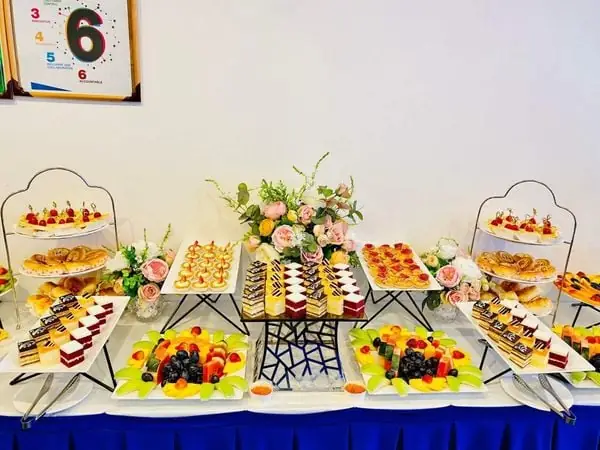 Chọn thực đơn sinh nhật cho bé