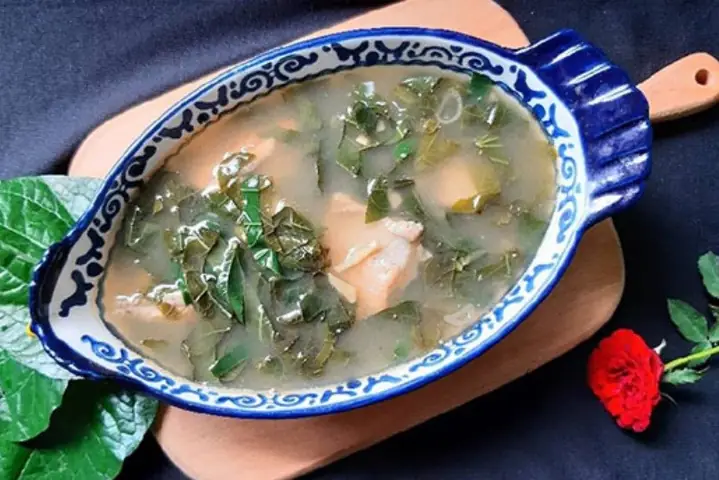 Canh cá lóc lá lốt