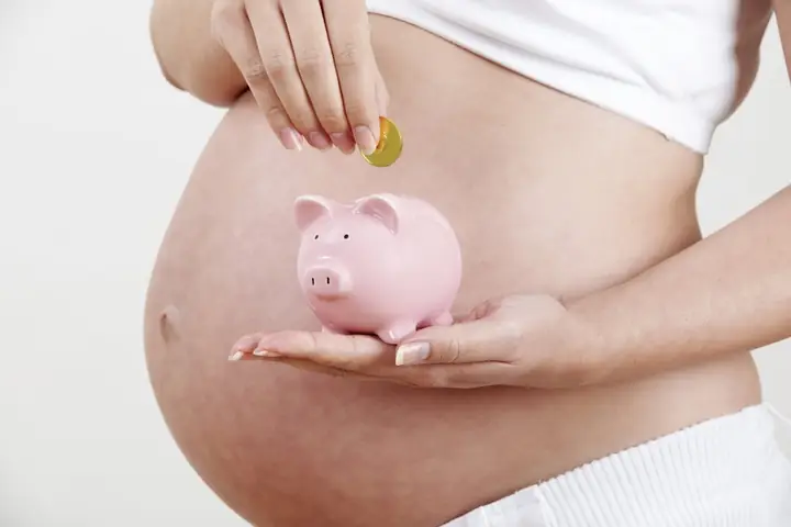 Mua đồ dùng sơ sinh cho bé hết khoảng bao nhiêu tiền ?