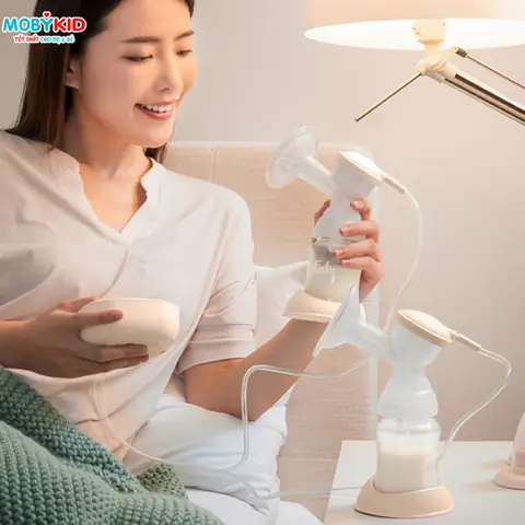 2. Nên dùng máy hút sữa bằng tay hay chạy bằng điện?