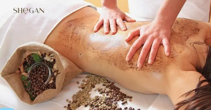 Bước 5: Sử dụng kem dưỡng ẩm Bước 5: Sử dụng kem dưỡng ẩm
