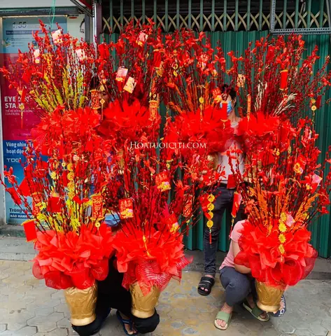 nghệ thuật cắm hoa nụ tầm xuân