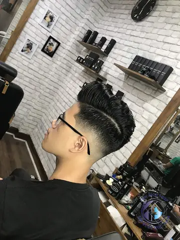 1.20 Tóc nam Hàn Quốc Pompadour