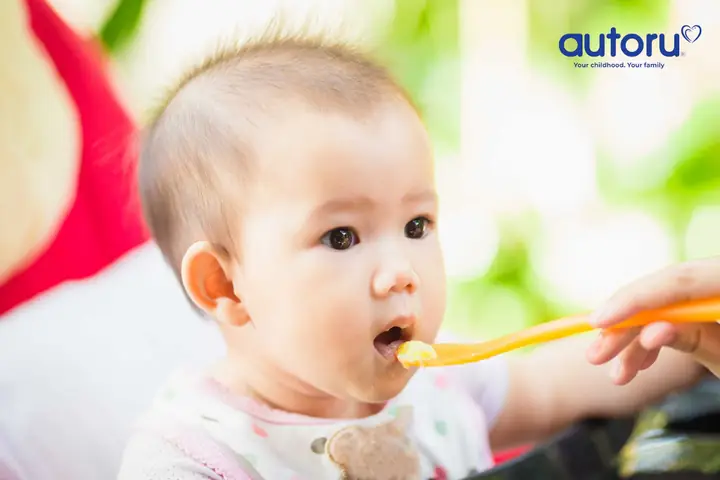 1. Thời điểm cho bé ăn dặm phù hợp theo Viện dinh dưỡng quốc gia