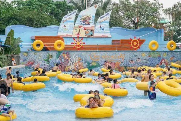 4. Công viên nước Hồ Tây