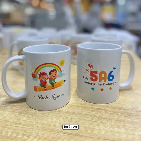 Cốc sứ in hình ảnh lớp hoặc câu slogan dễ thương