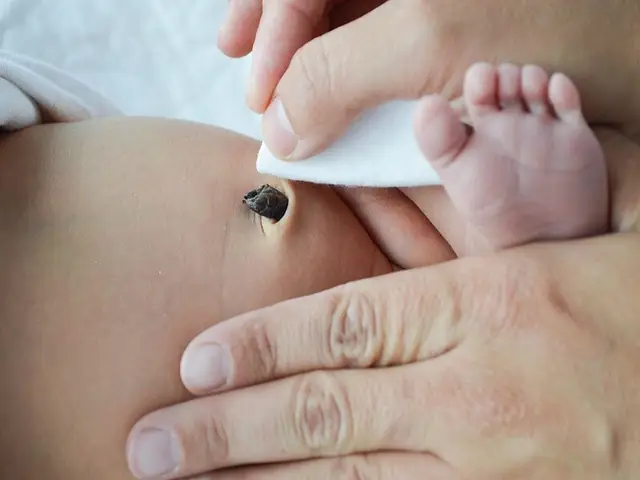 Rốn trẻ sơ sinh có đặc điểm gì?