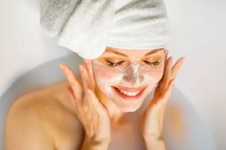 Cách rửa mặt bằng sữa tươi