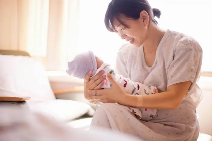 4Sau sinh bao lâu thì được ăn tôm?