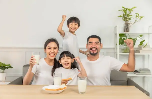 Sá»¯a bá»t dinh dÆ°á»¡ng nguyÃªn kem Vinamilk lon 900g
