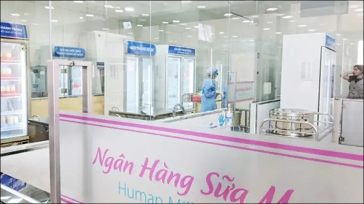 2Cho trẻ sơ sinh uống sữa gì khi mẹ chưa có sữa?