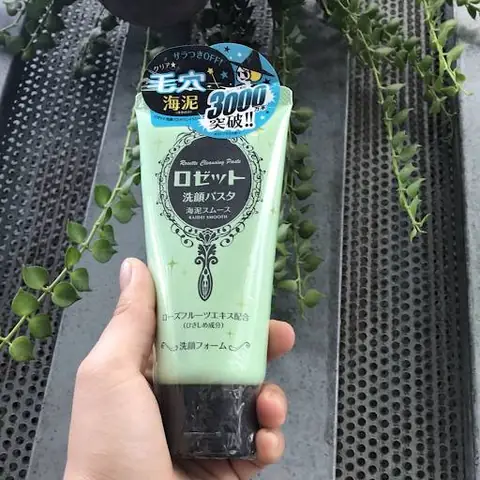 Sữa rửa mặt trị mụn đầu đen cho mẹ bầu Rosette