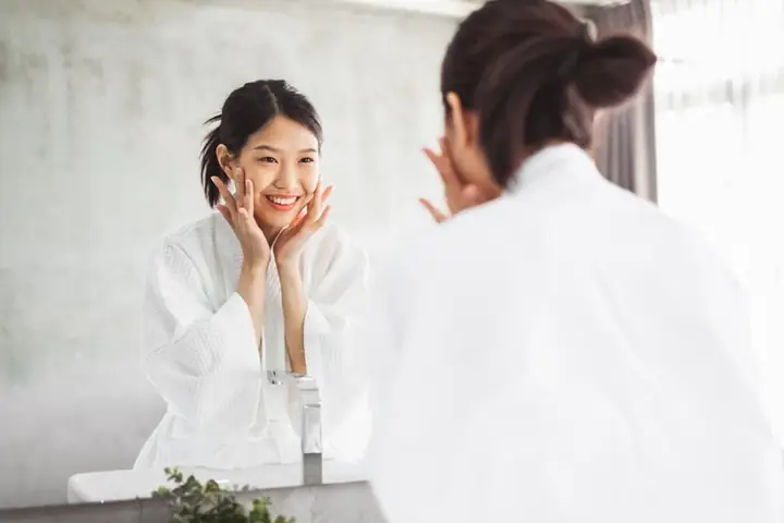 Sữa rửa mặt E100 có tốt không? Sữa rửa mặt E100 có tốt không?