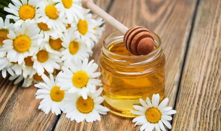 1Vì sao mật ong có khả năng làm trắng da?