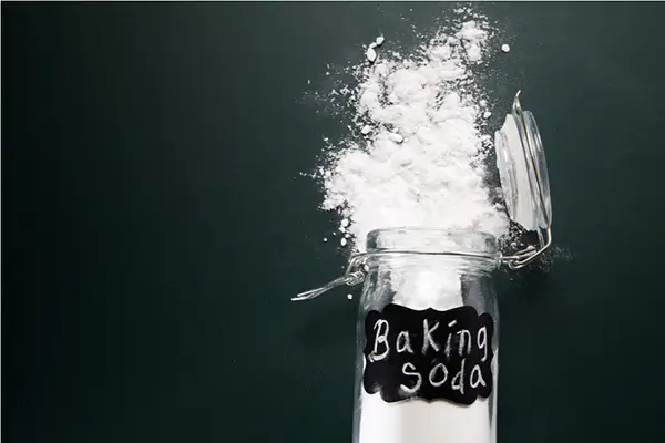 3. Có nên tẩy mốc quần áo bằng baking soda thường xuyên?
