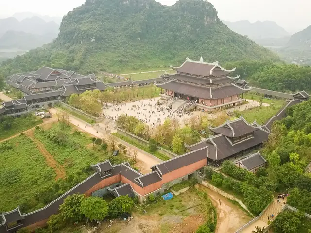 4. Chùa Bái Đính - Ninh Bình