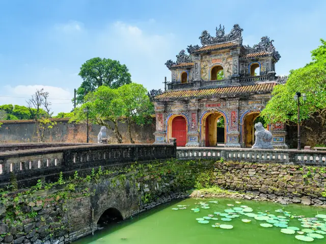 4. Cố Đô Huế