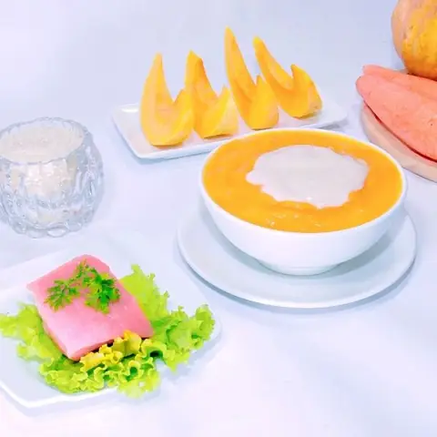 2.4. Tuần thứ 4: Mẹ có thể bổ sung đạm cho bé từ thịt, cá kết hợp cùng các loại rau xanh