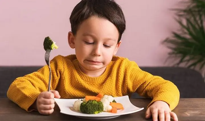 1Có nên bổ sung vitamin tổng hợp cho trẻ biếng ăn không?