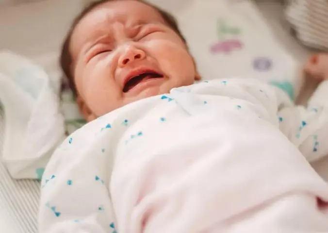 3Em bé đi phân xanh khi nào cần đi khám bác sĩ?