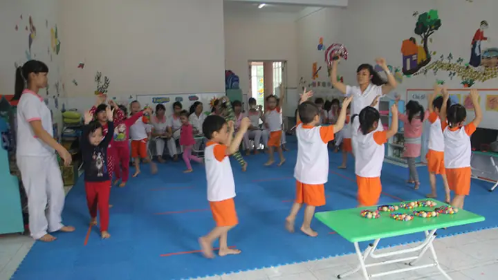 1. Trò chơi: Thỏ con tìm nhà
