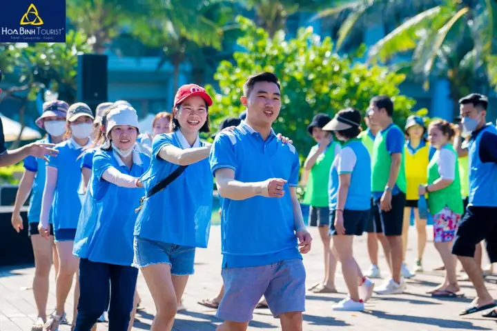 16. Vòng tròn kết nối