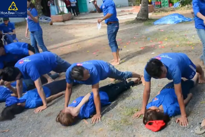 15. Hít đất đôi