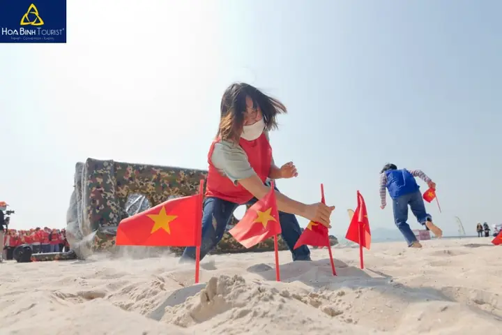 11. Cướp cờ