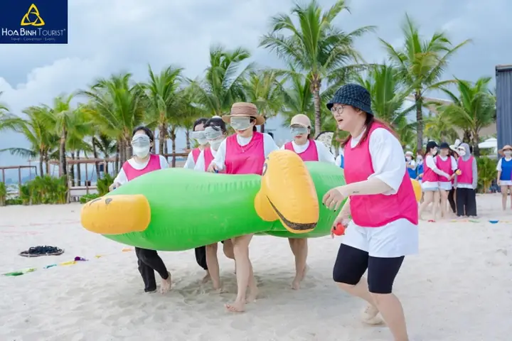 7. Bịt mắt chạy đua