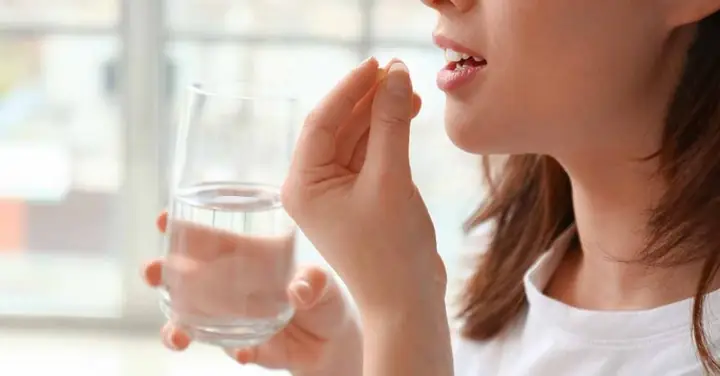 Uống thuốc kháng sinh khi thai chưa vào tử cung thì em bé có an toàn không Uống thuốc kháng sinh khi thai chưa vào tử cung thì em bé có an toàn không